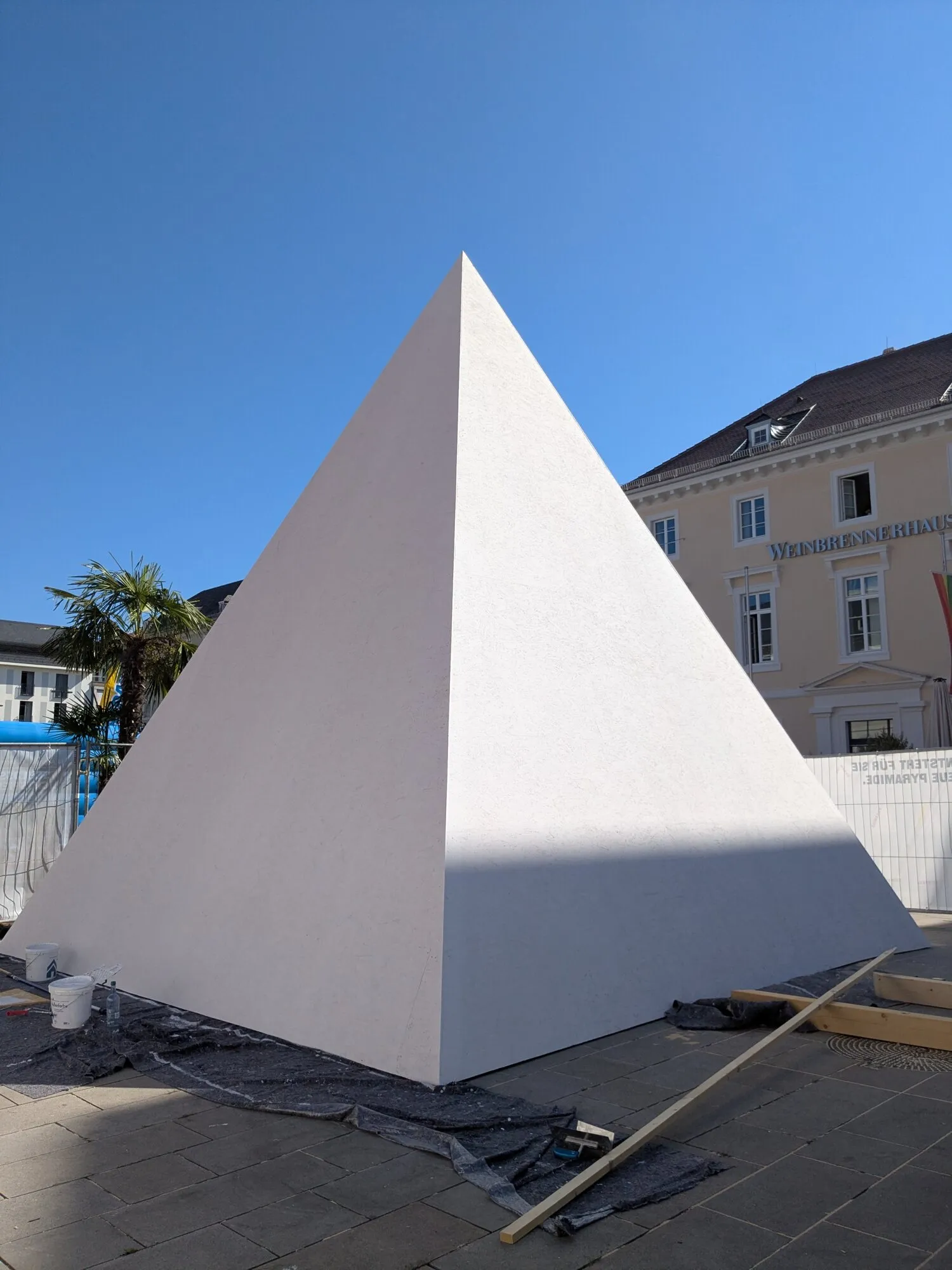 Der fertige Körper vor dem Weinbrennerhaus